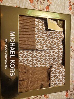 Michael Kors Set HAT,Scarf and gloves
